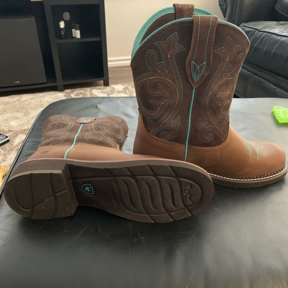 Ariat boots.